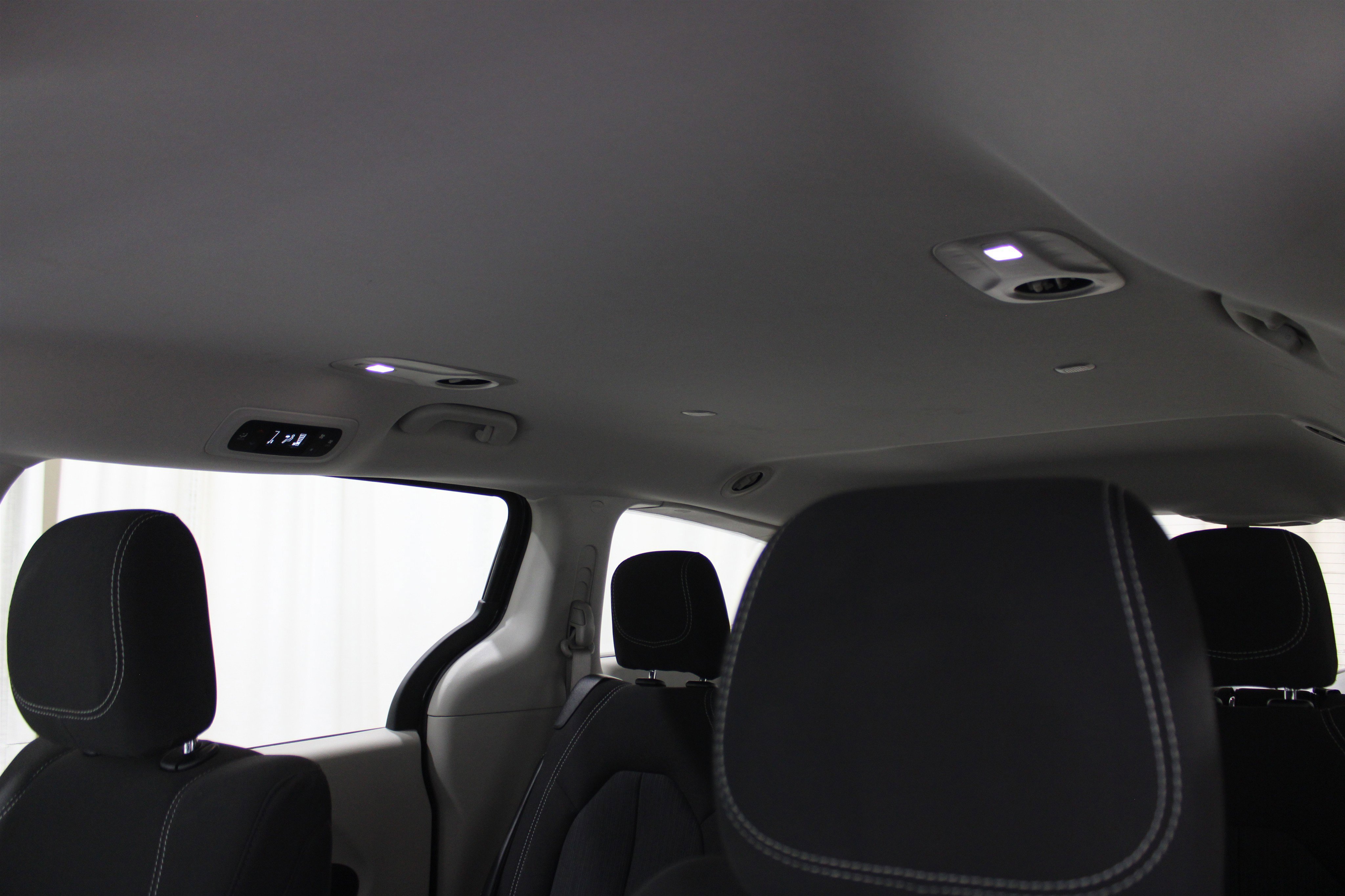 Used 2024 Chrysler Voyager LX image 27