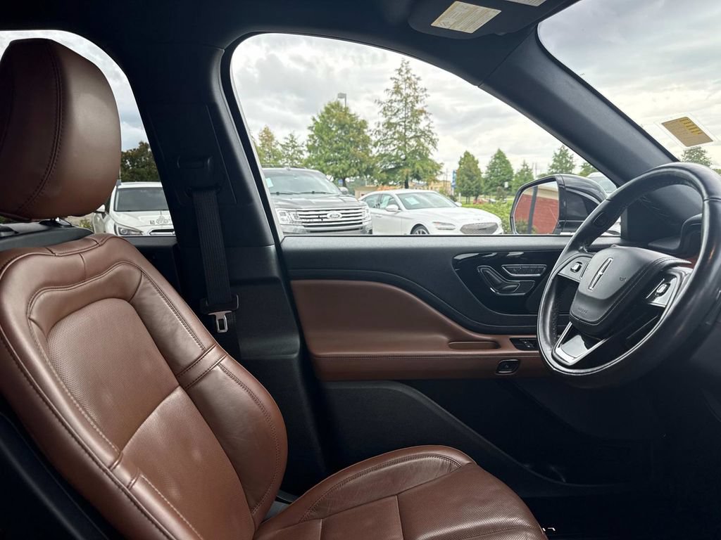 Used 2022 Lincoln Aviator Reserve w/ Equipment Group 201A AWD/4WD image 15