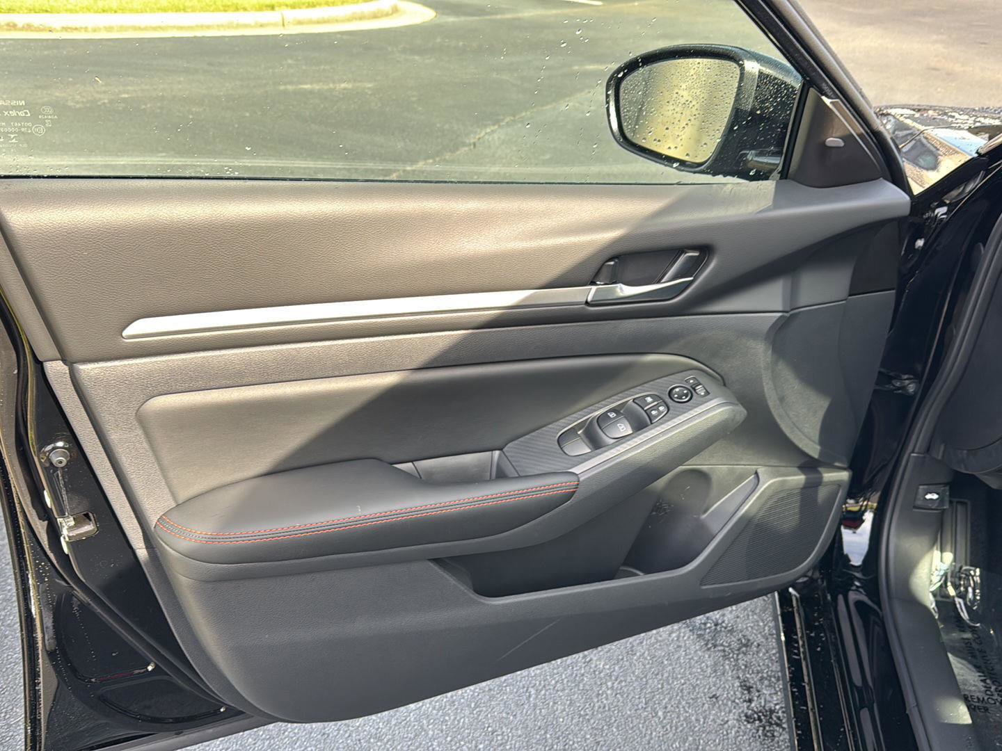 New 2026 Nissan Altima 2.5 SR w/ SR Midnight Edition Package image 14