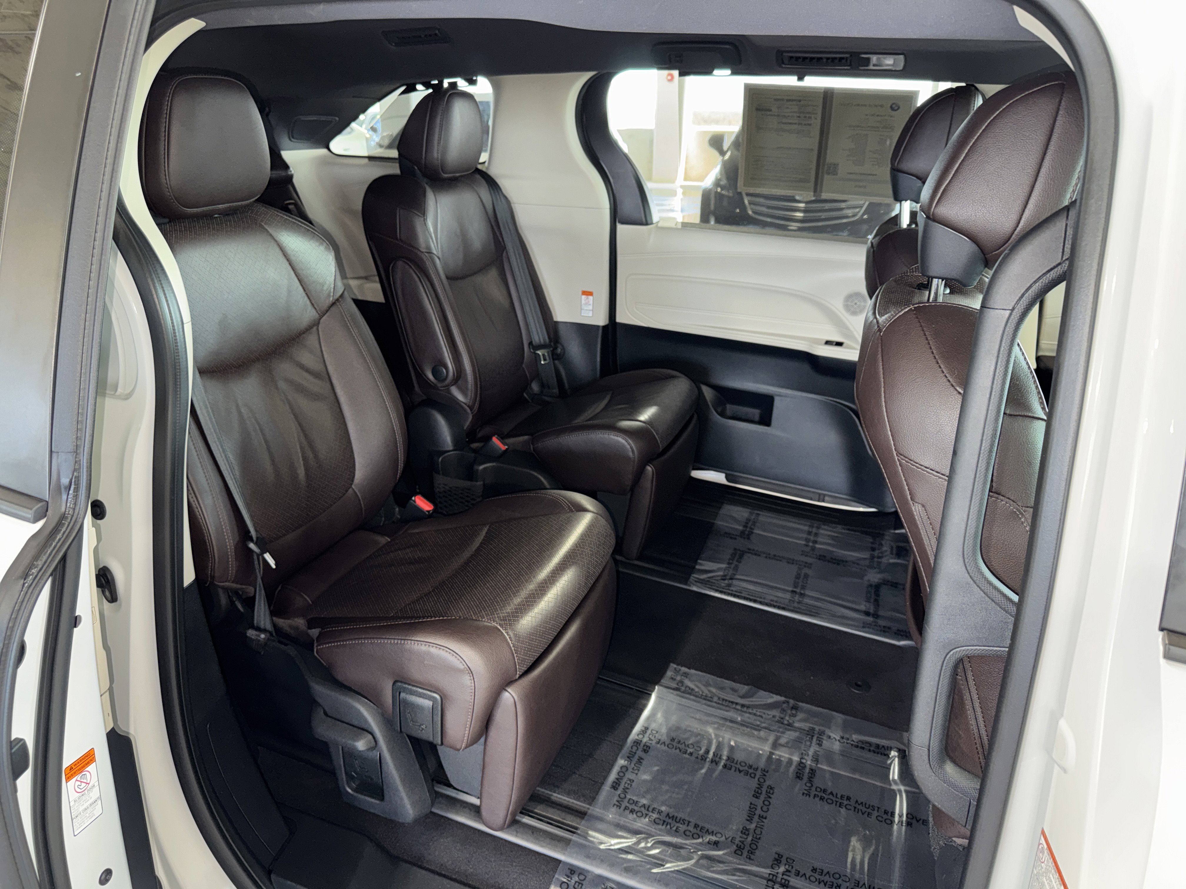 Used 2021 Toyota Sienna Platinum image 11