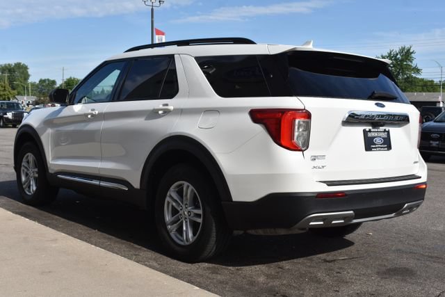Used 2023 Ford Explorer XLT w/ Equipment Group 202A AWD/4WD image 14