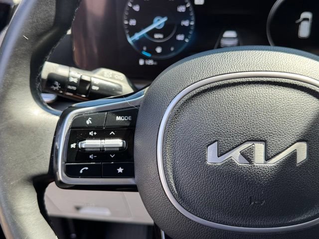 Certified 2023 Kia Carnival SX FWD image 22
