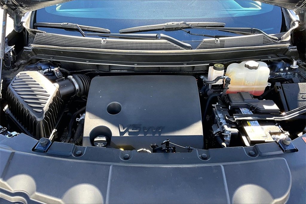 Used 2023 Chevrolet Traverse LT image 11