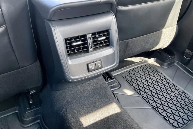Used 2021 Toyota Avalon XLE FWD image 10