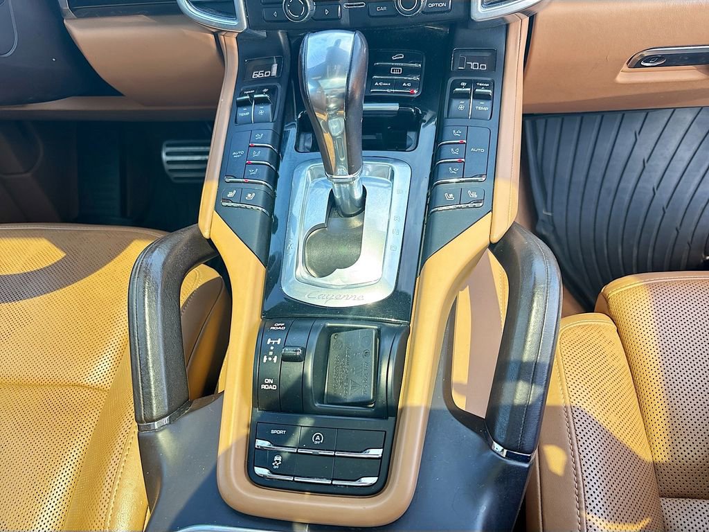 Used 2016 Porsche Cayenne S image 27