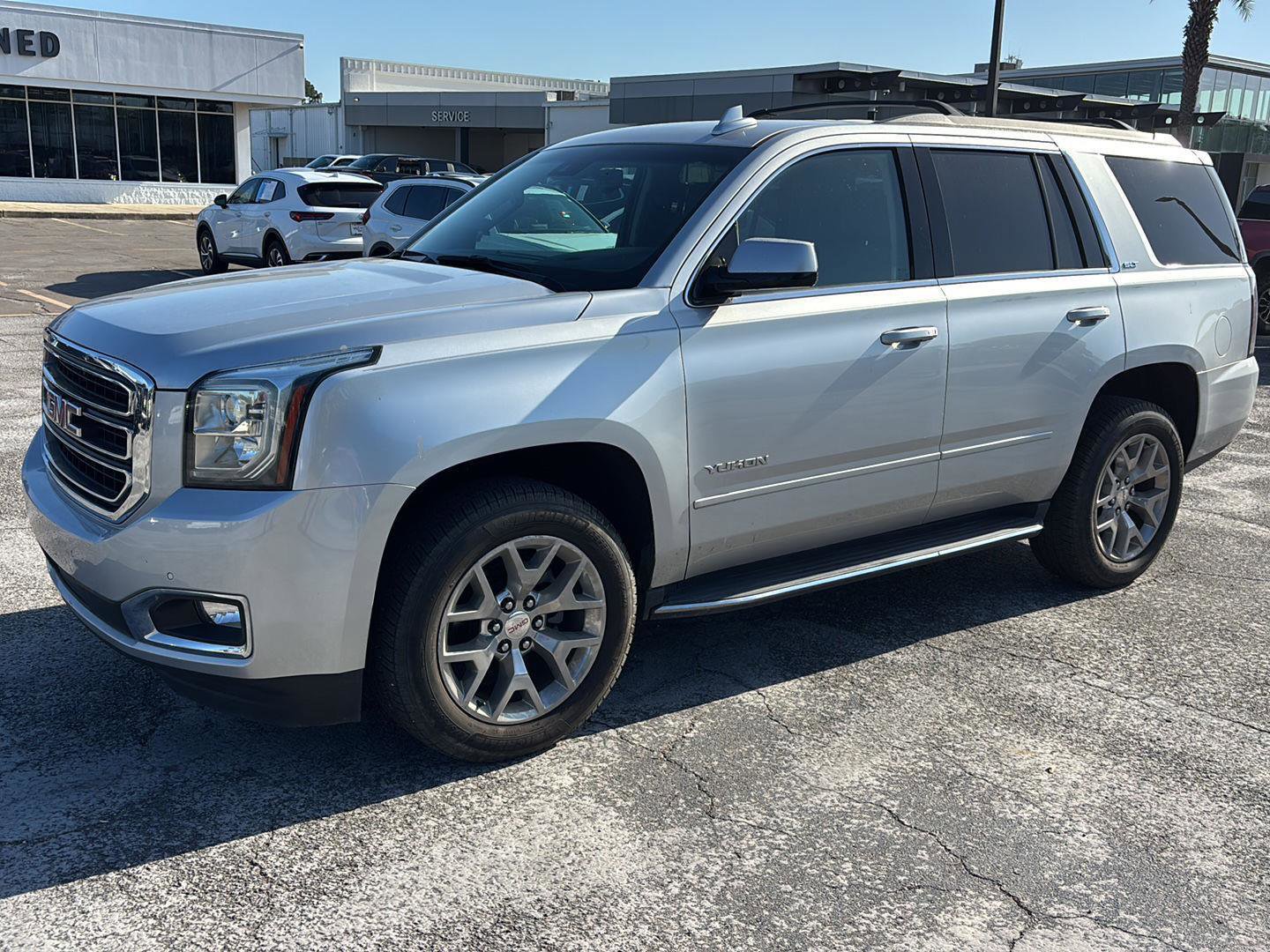 Used 2018 GMC Yukon SLT w/ HD Trailering Package image 3