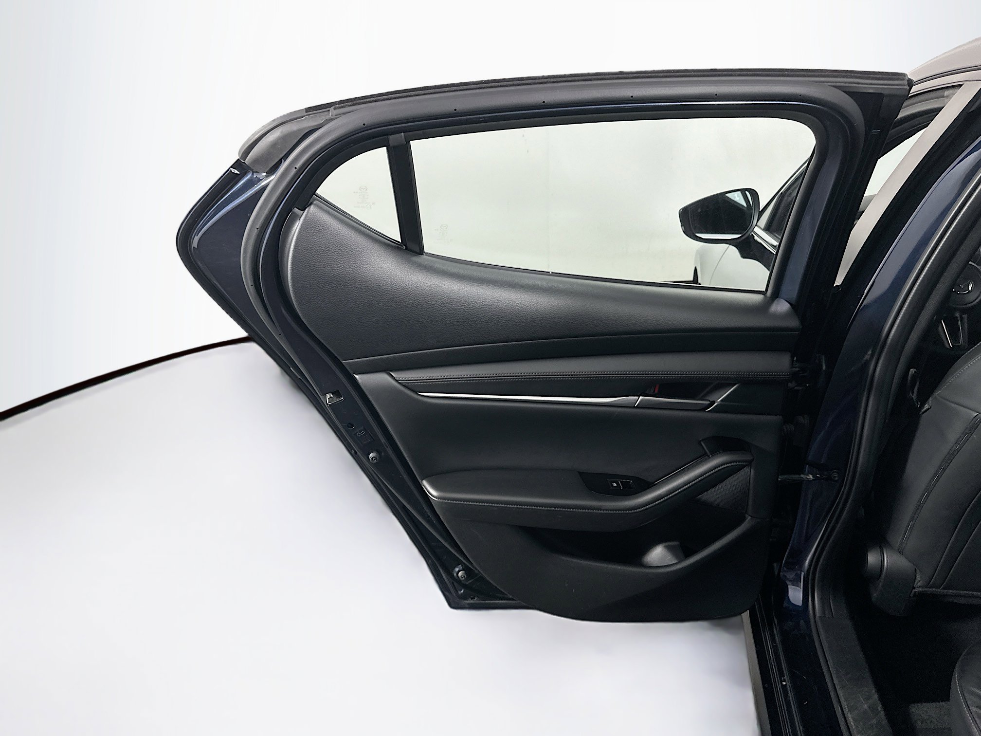 Used 2024 MAZDA MAZDA3 s image 27