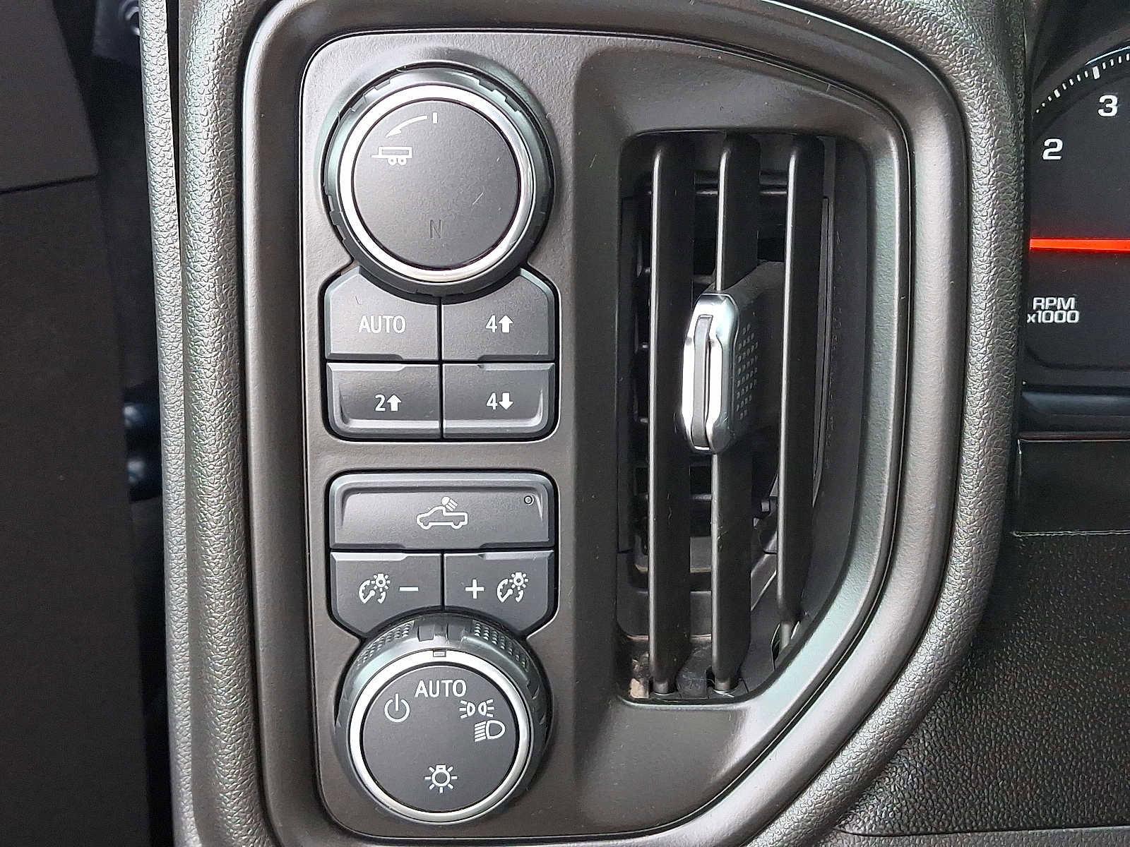 Used 2020 Chevrolet Silverado 1500 Custom Trail Boss w/ Custom Convenience Package image 24