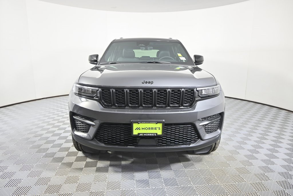 New 2025 Jeep Grand Cherokee Altitude image 10