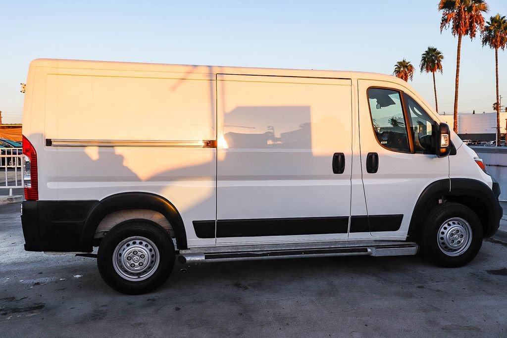 Used 2025 RAM ProMaster 2500 w/ U-Haul Equipment Group FWD image 13