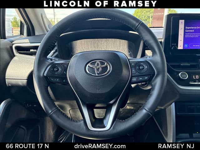 Used 2024 Toyota Corolla Cross LE w/ Moonroof Package AWD/4WD image 23