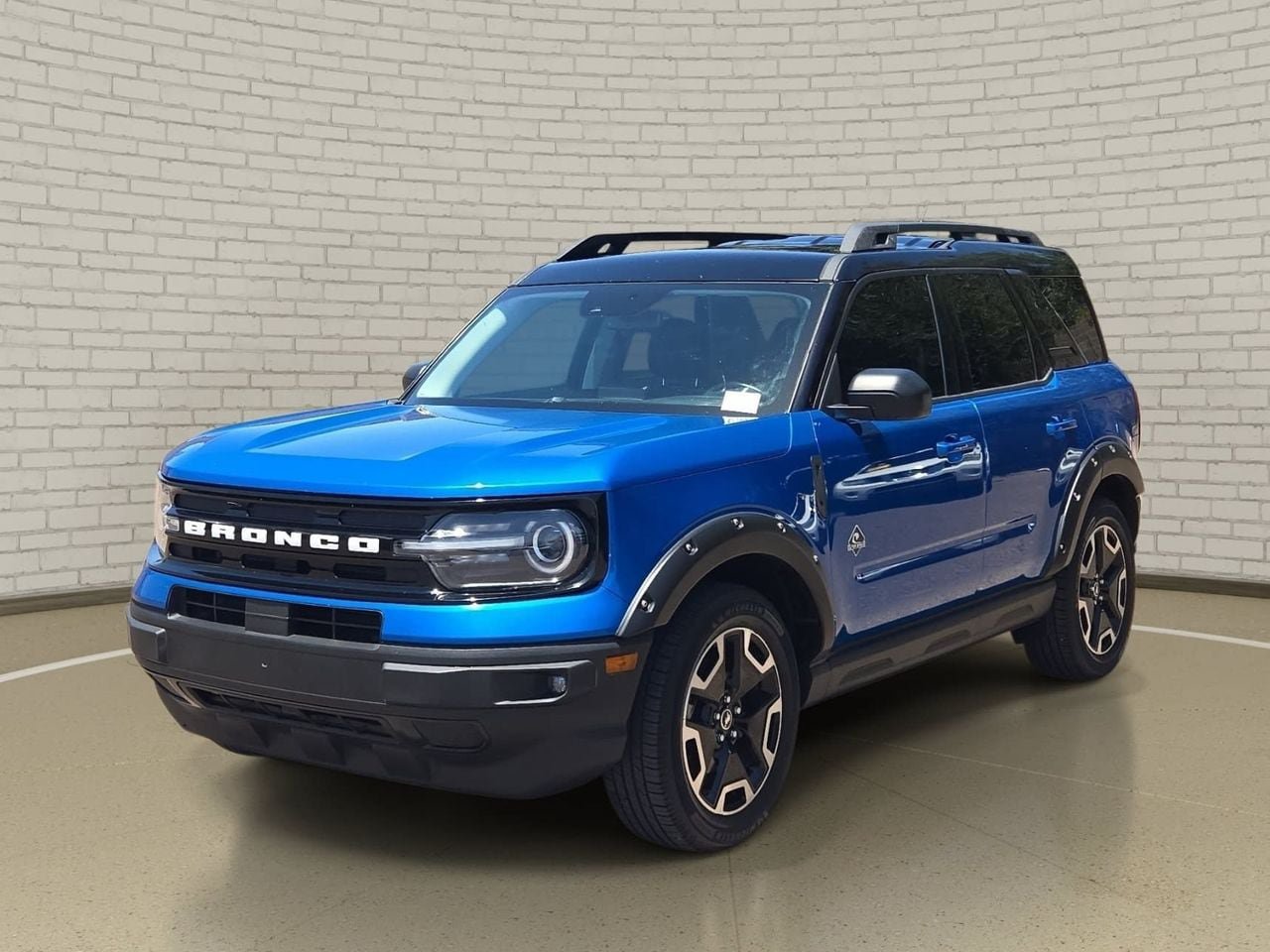 Used 2022 Ford Bronco Sport Outer Banks w/ Tech Package AWD/4WD image 1