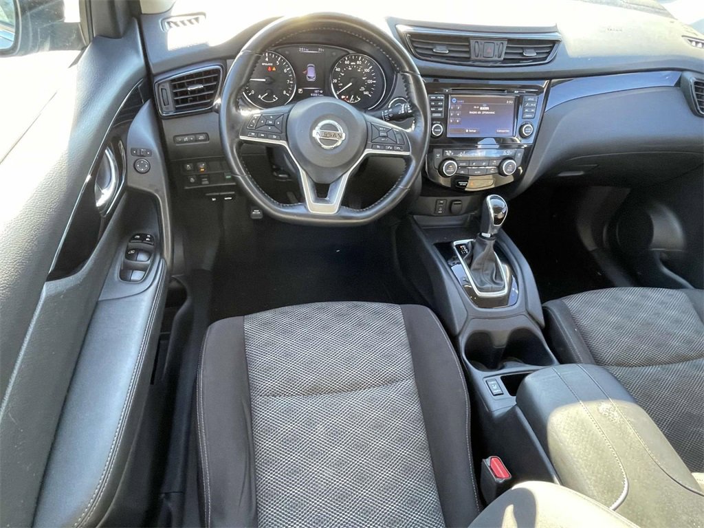 Used 2017 Nissan Rogue Sport SV w/ SV Premium Package image 15