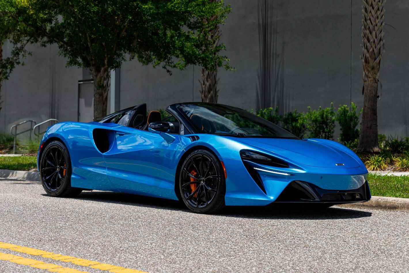 New 2026 McLaren Artura Spider RWD image 28