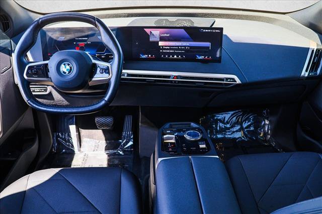 Used 2024 BMW iX xDrive50 w/ Sport Package AWD/4WD image 23