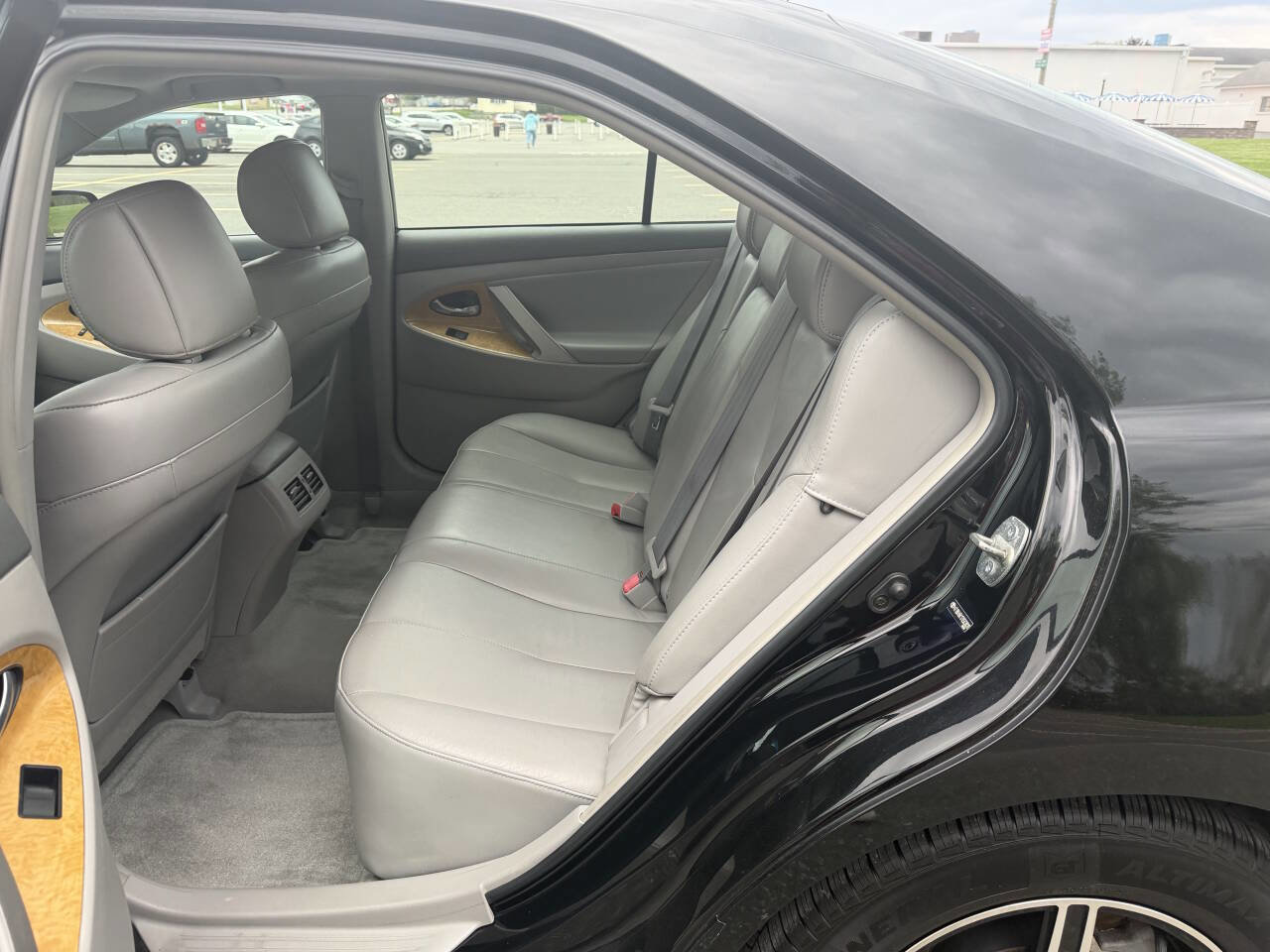 Used 2007 Toyota Camry XLE FWD image 10