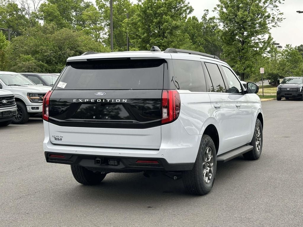 New 2026 Ford Expedition Active AWD/4WD image 3