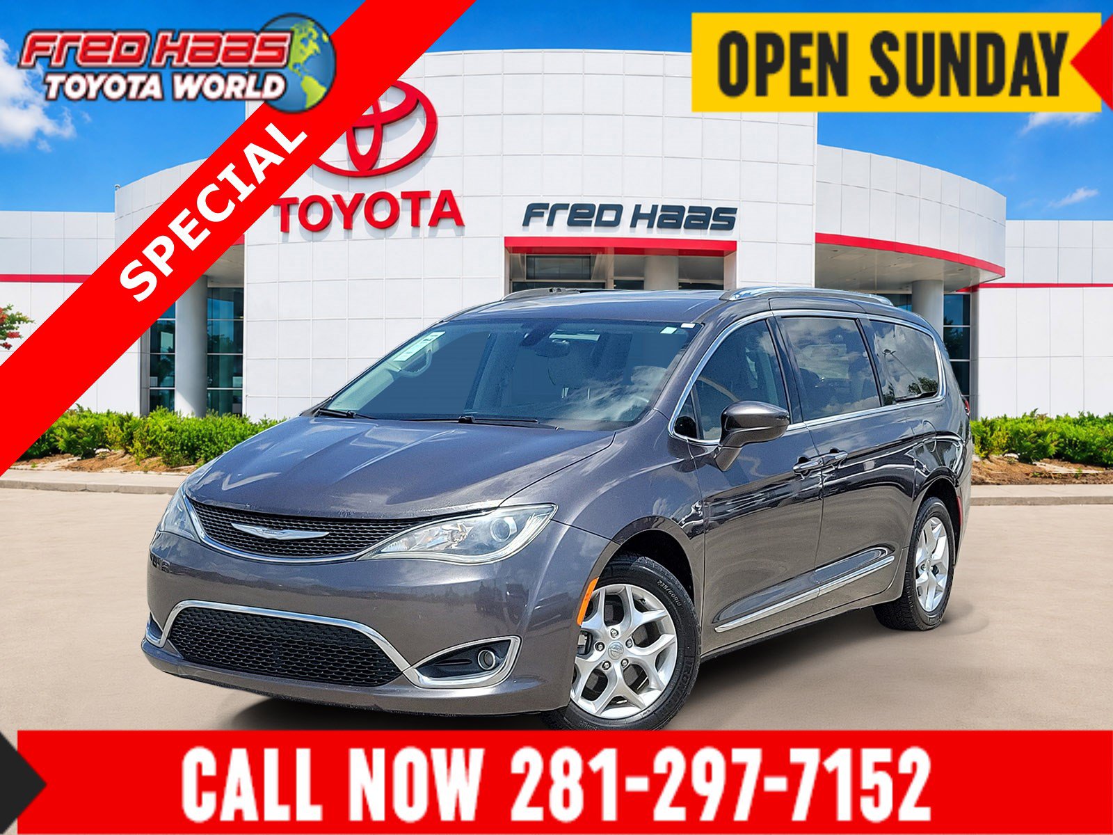 Used 2017 Chrysler Pacifica Touring-L Plus w/ Tire & Wheel Group FWD image 1
