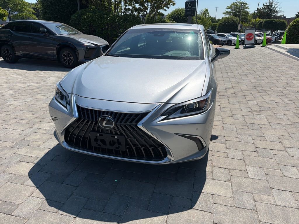 Certified 2025 Lexus ES 300h w/ Luxury Package FWD image 2