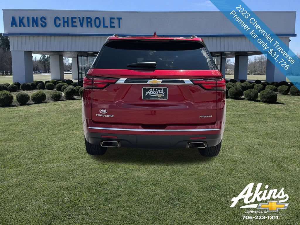 Used 2023 Chevrolet Traverse Premier FWD image 4