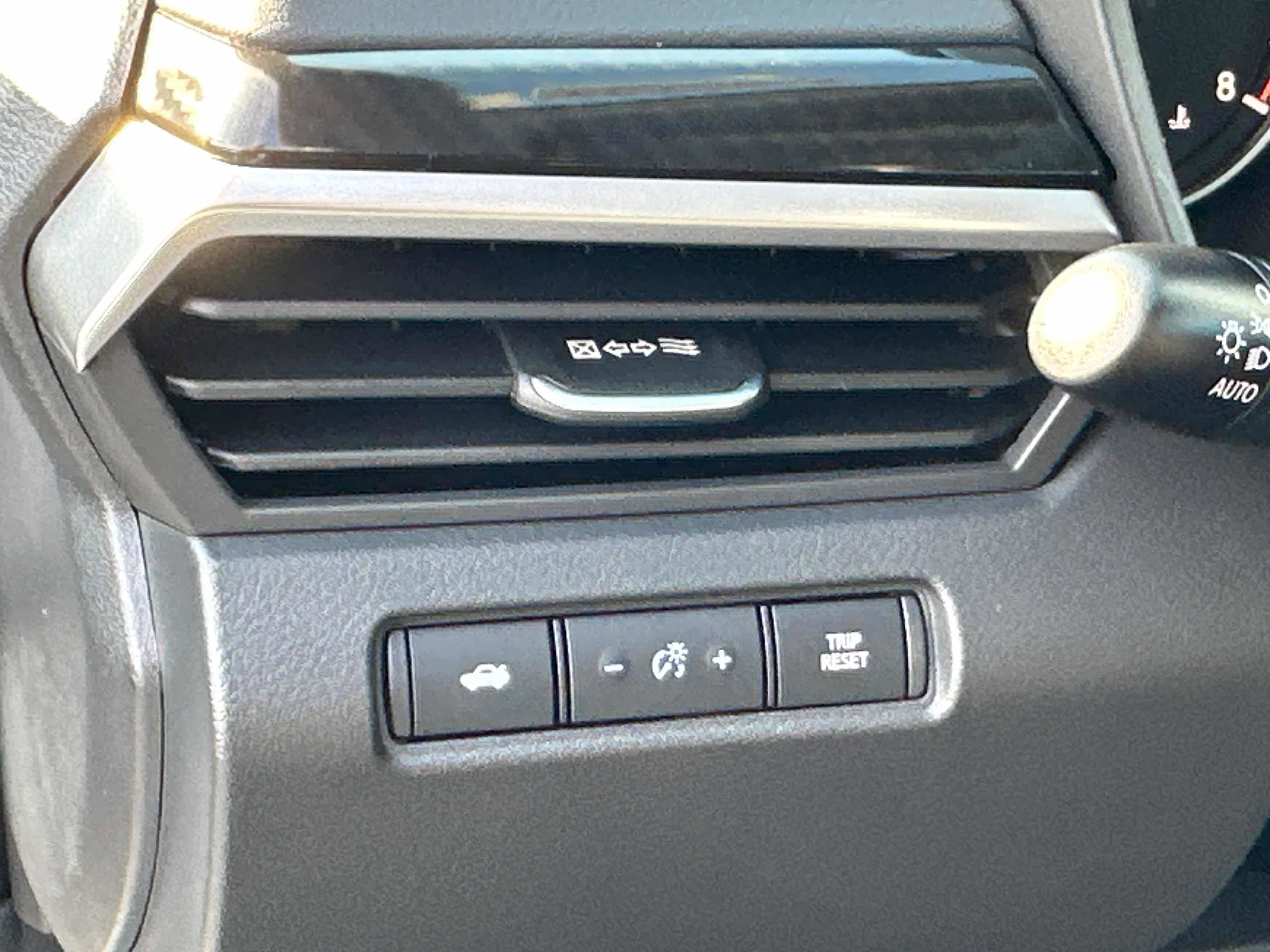 New 2025 Nissan Altima 2.5 SR w/ SR Premium Package image 21