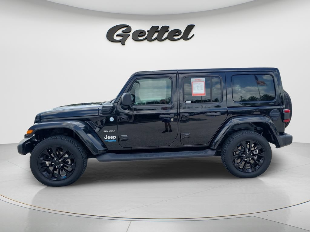 Used 2022 Jeep Wrangler Unlimited Sahara w/ Cold Weather Group AWD/4WD image 8