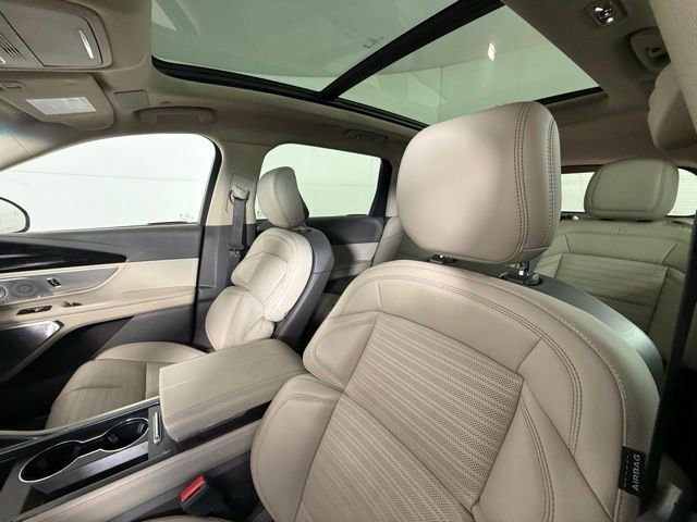 Used 2024 Lincoln Nautilus Reserve w/ Equipment Group 203A image 5
