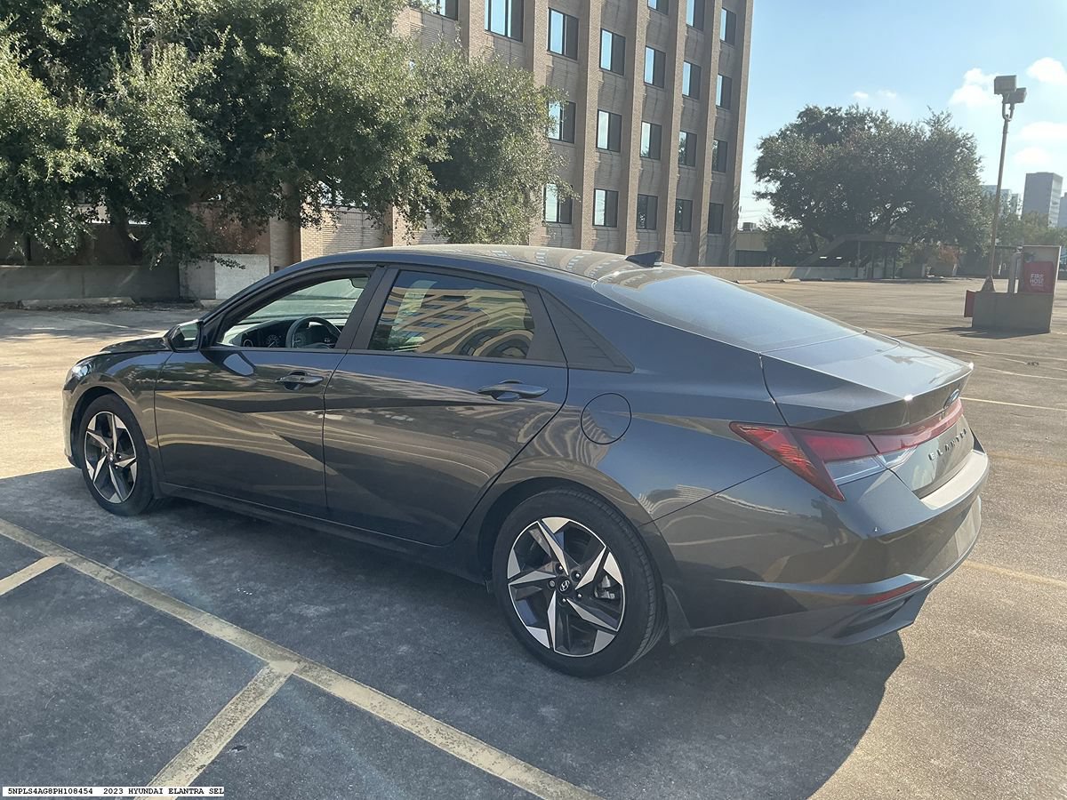Used 2023 Hyundai Elantra SEL w/ Convenience Package FWD image 4