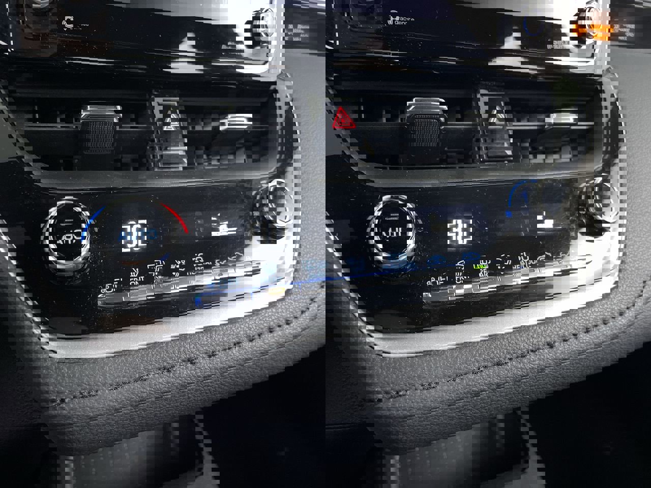 Used 2021 Toyota Corolla SE image 16