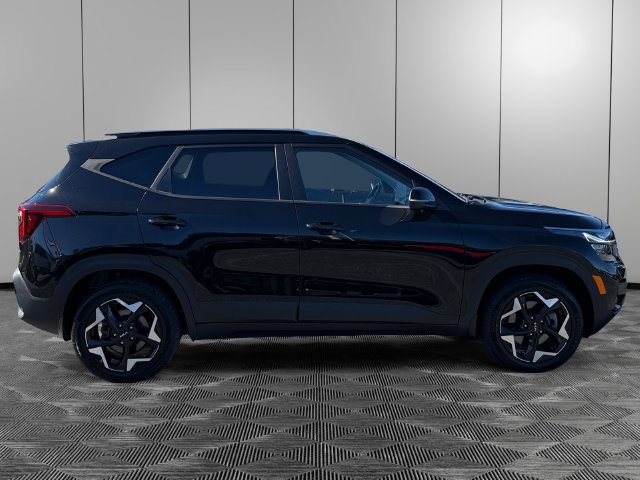 Used 2025 Kia Seltos S AWD/4WD image 6