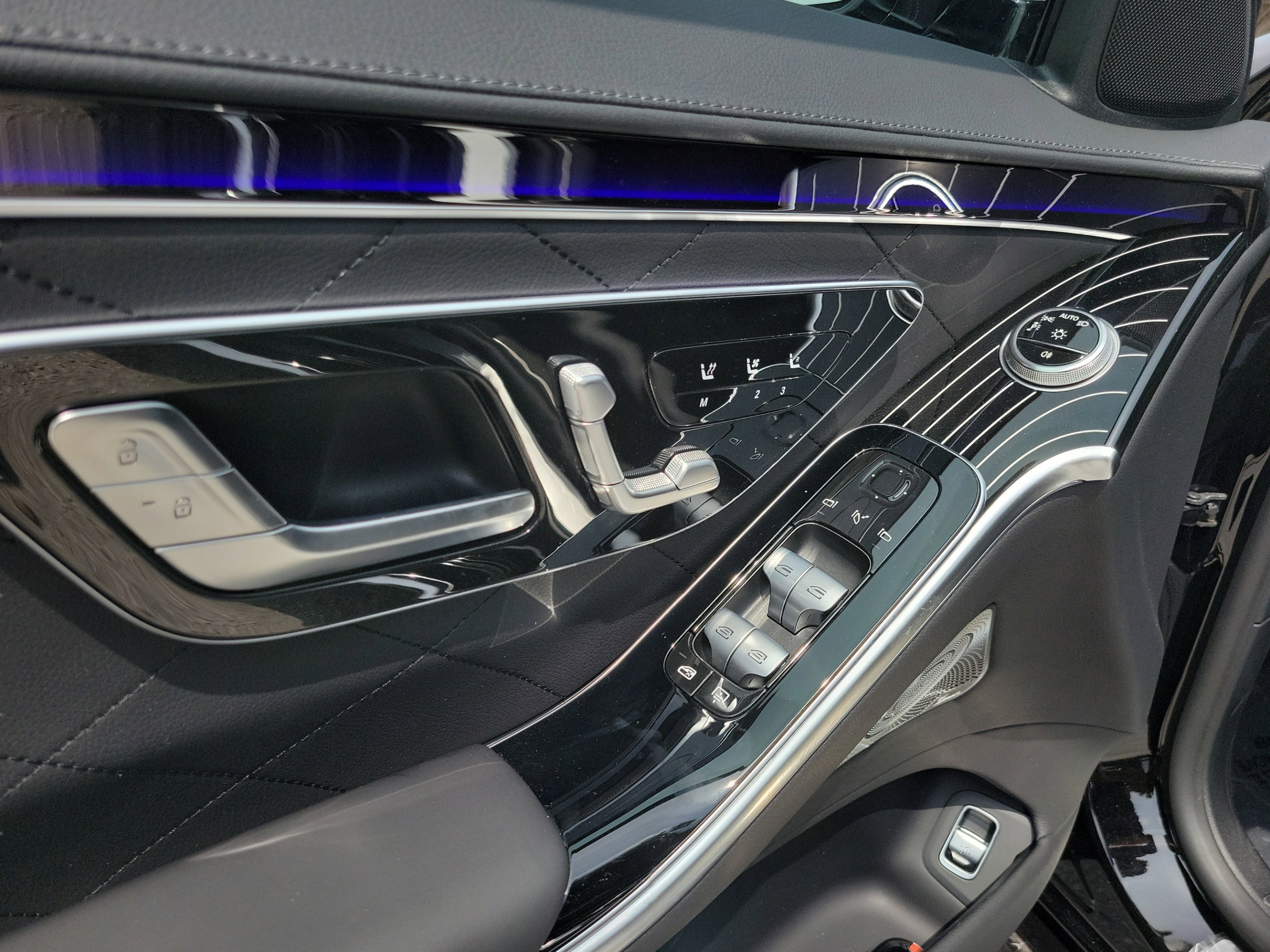 New 2026 Mercedes-Benz S 500 4MATIC image 17