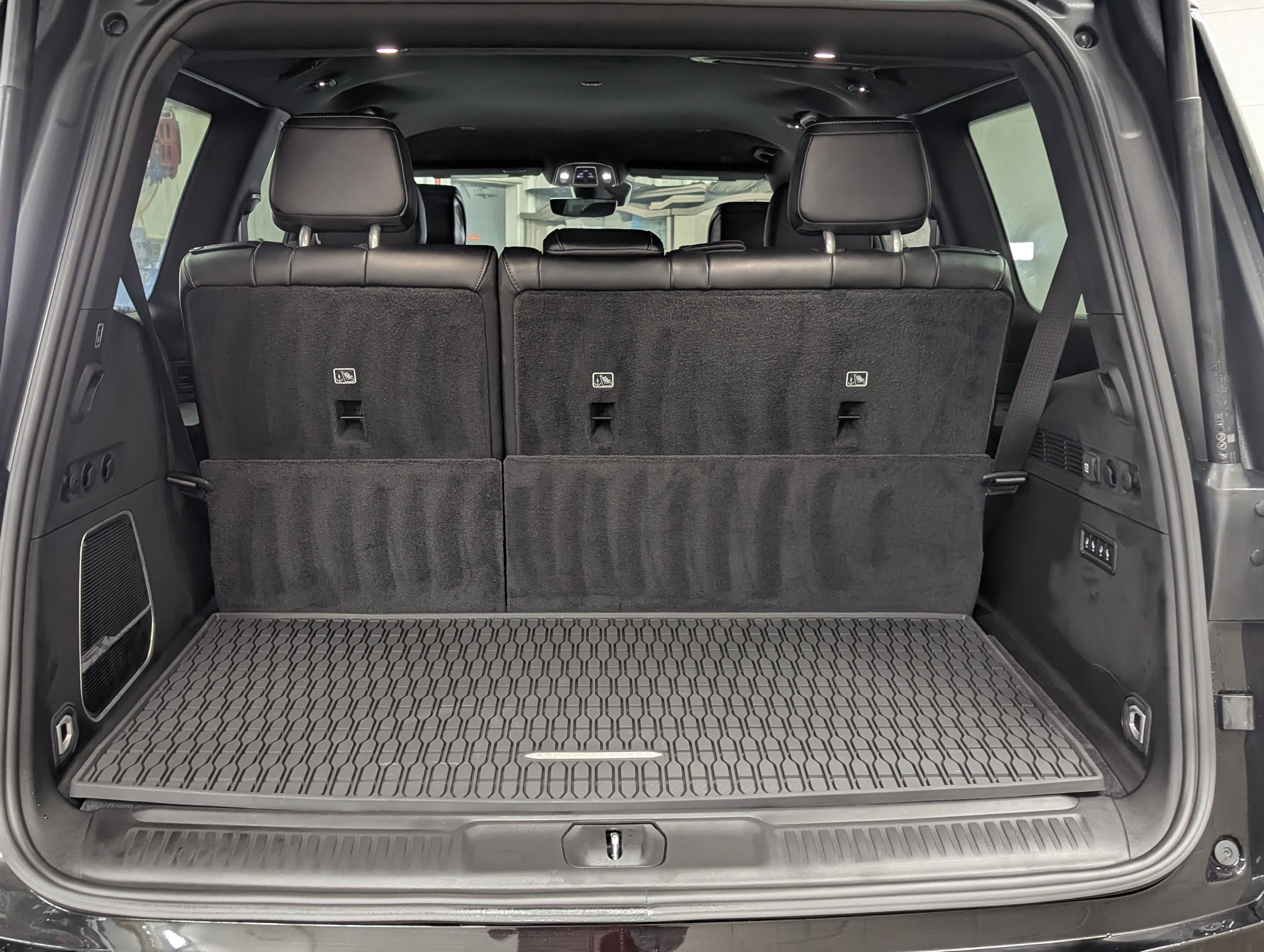 New 2026 Jeep Grand Wagoneer Limited w/ 8-Passenger Seating Package AWD/4WD image 9