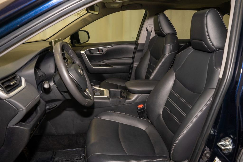 Used 2023 Toyota RAV4 XLE Premium image 11