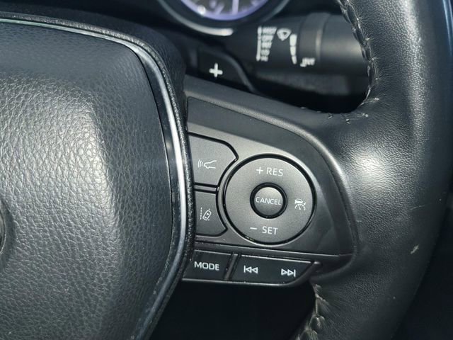 Used 2020 Toyota Camry SE image 16