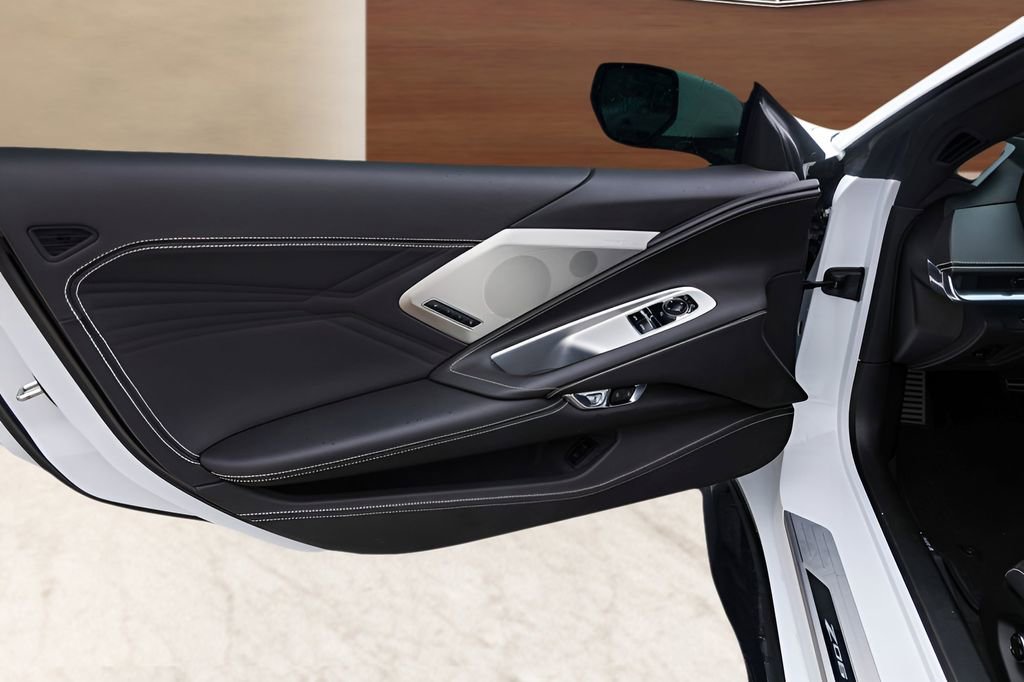 Used 2025 Chevrolet Corvette Z06 RWD image 22