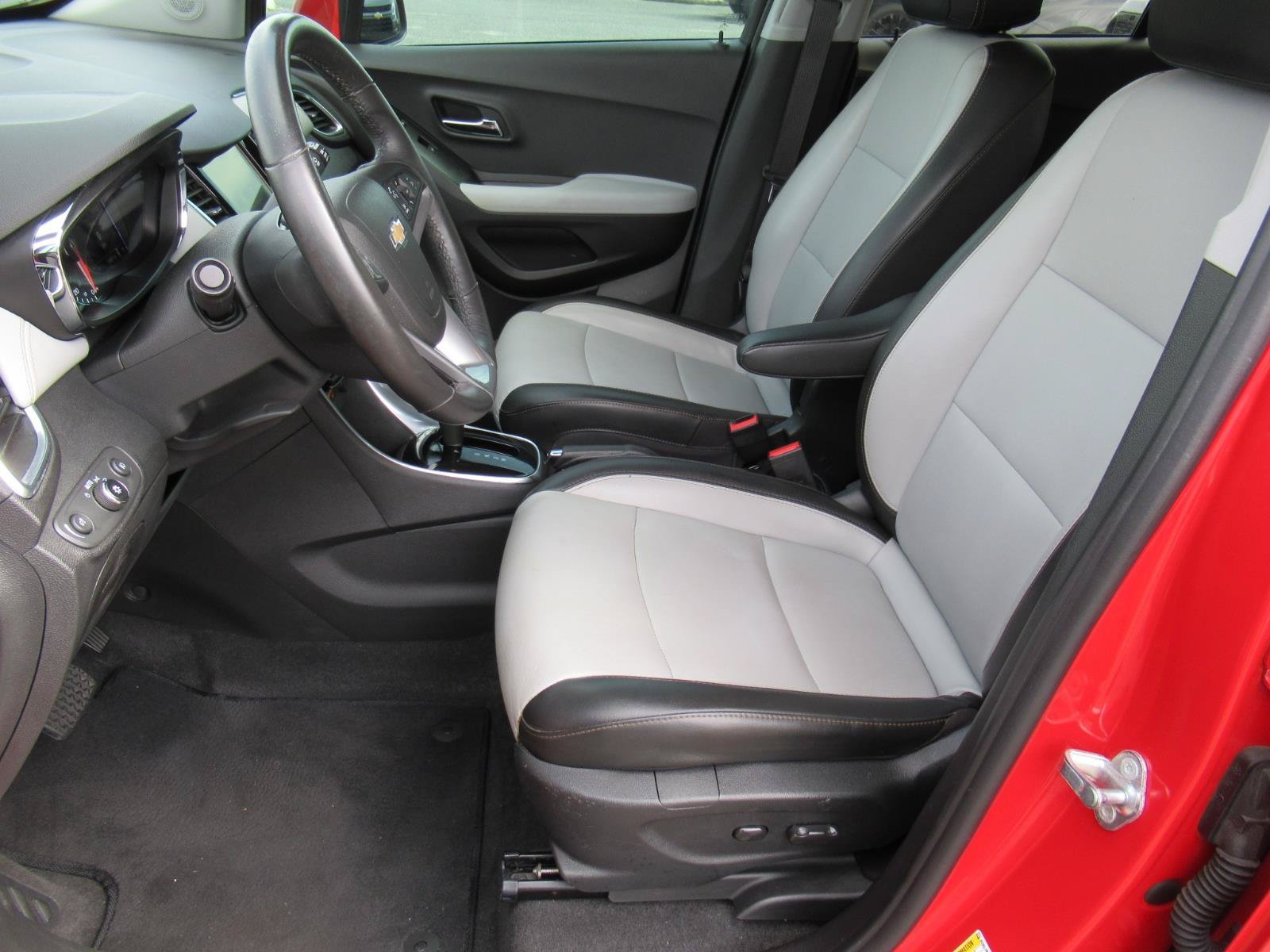 Certified 2018 Chevrolet Trax Premier FWD image 19