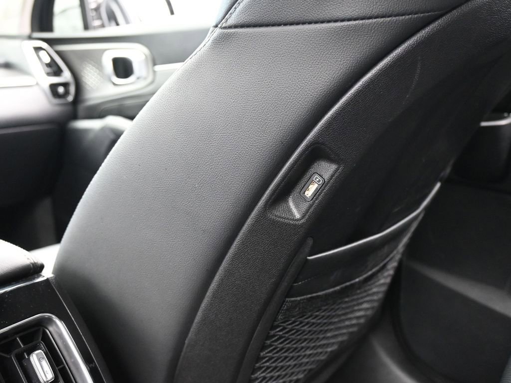 Used 2023 Kia Sorento SX AWD/4WD image 45