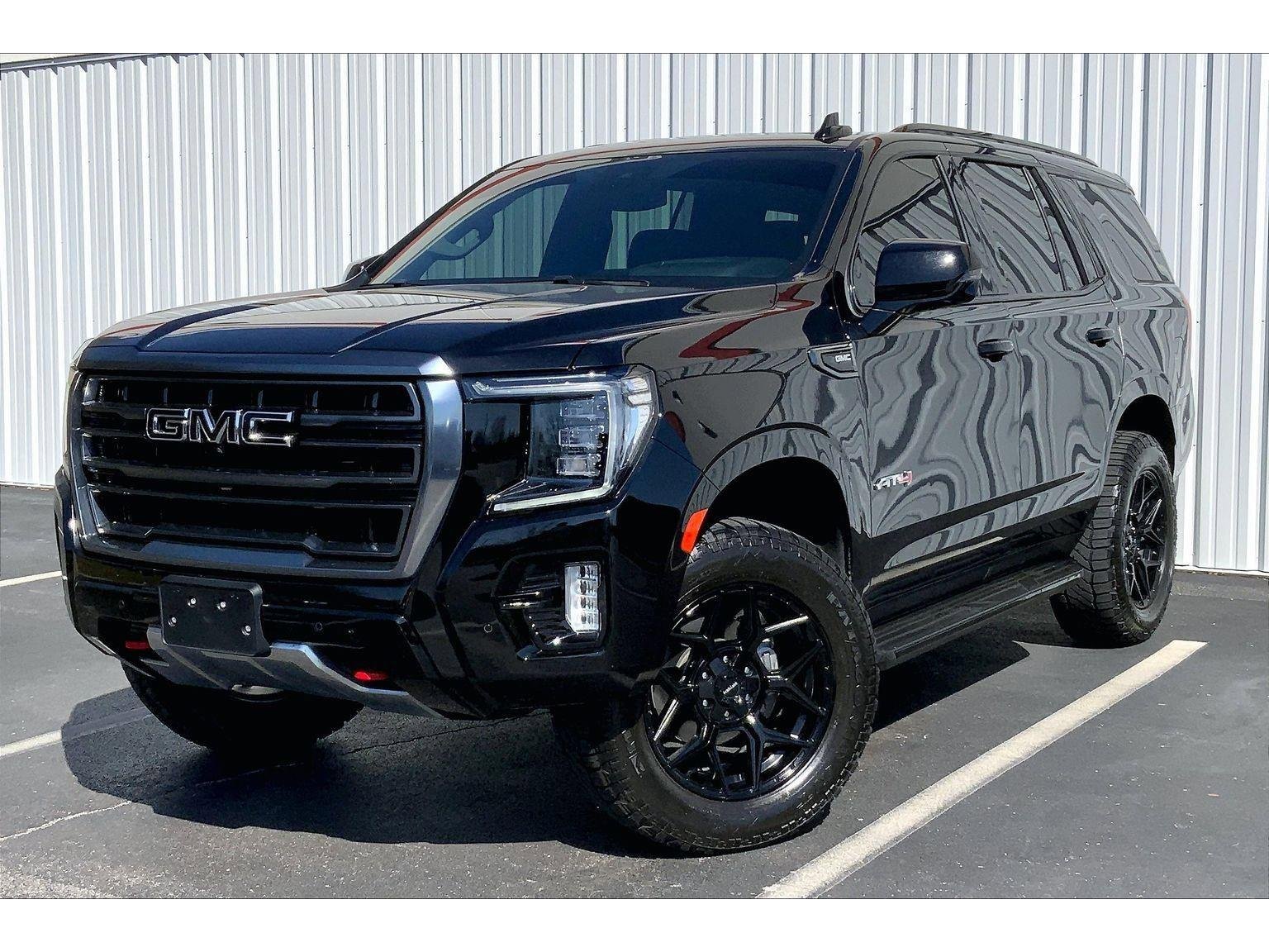 Used 2024 GMC Yukon AT4 w/ Technology Package image 1