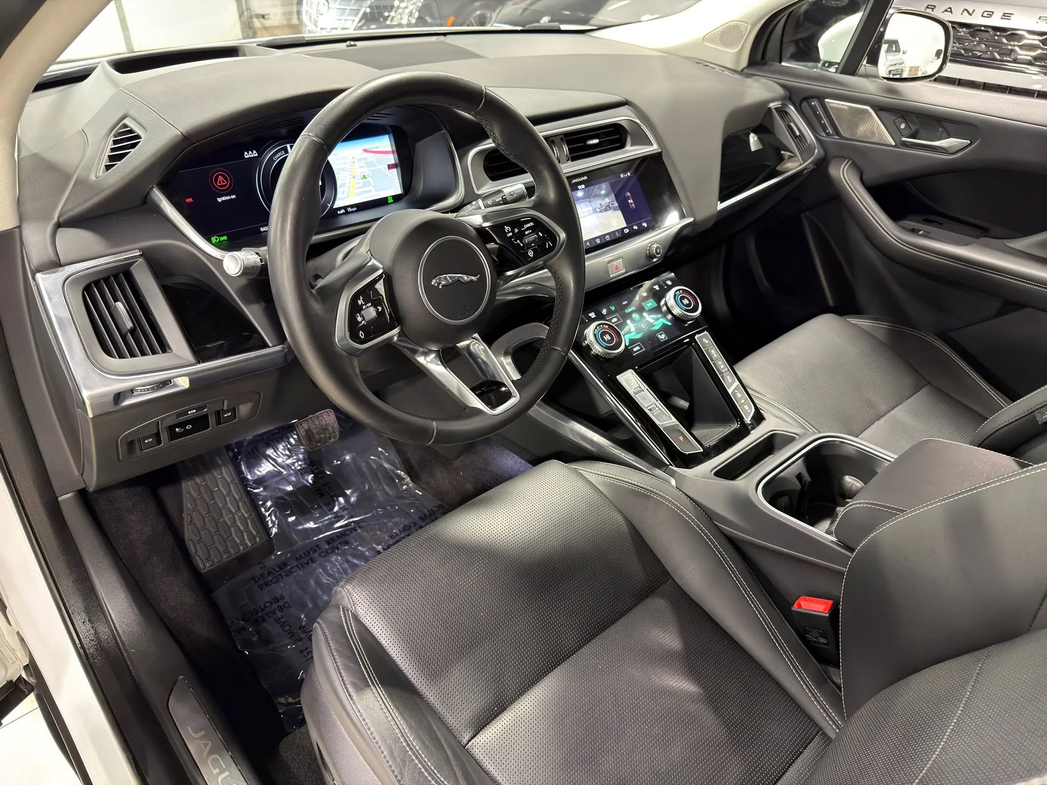 Used 2020 Jaguar I-PACE SE image 12