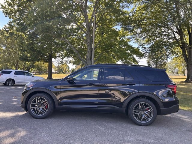 New 2025 Ford Explorer ST image 8