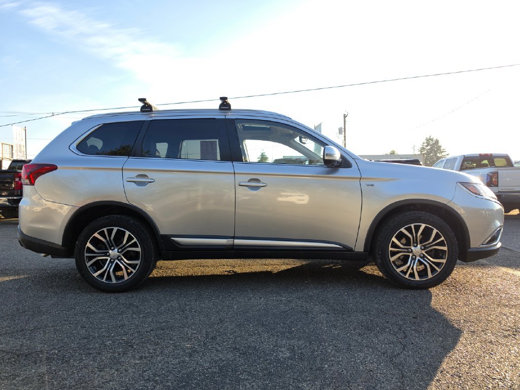 Used 2018 Mitsubishi Outlander GT AWD/4WD image 9