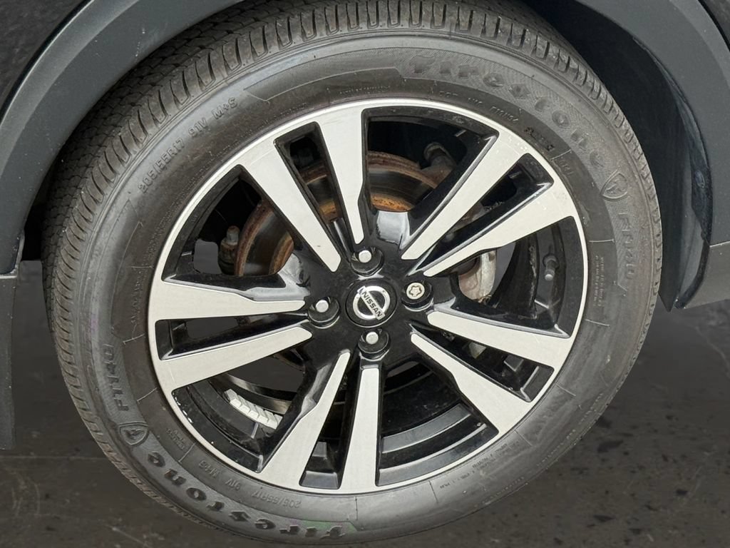 Used 2020 Nissan Kicks SR w/ SR Premium Package FWD image 9