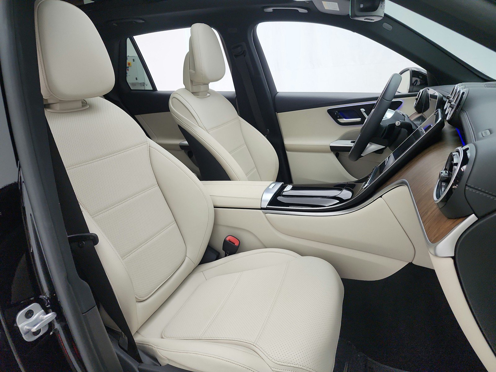 Used 2024 Mercedes-Benz GLC 300 4MATIC image 20