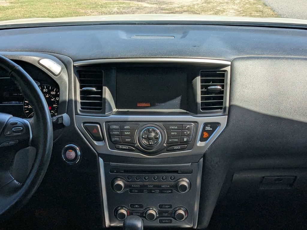 Used 2020 Nissan Pathfinder SL AWD/4WD image 18