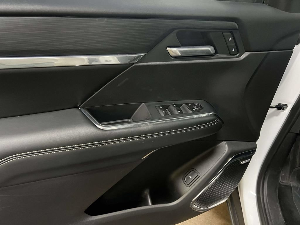 Used 2025 GMC Acadia Elevation FWD image 13