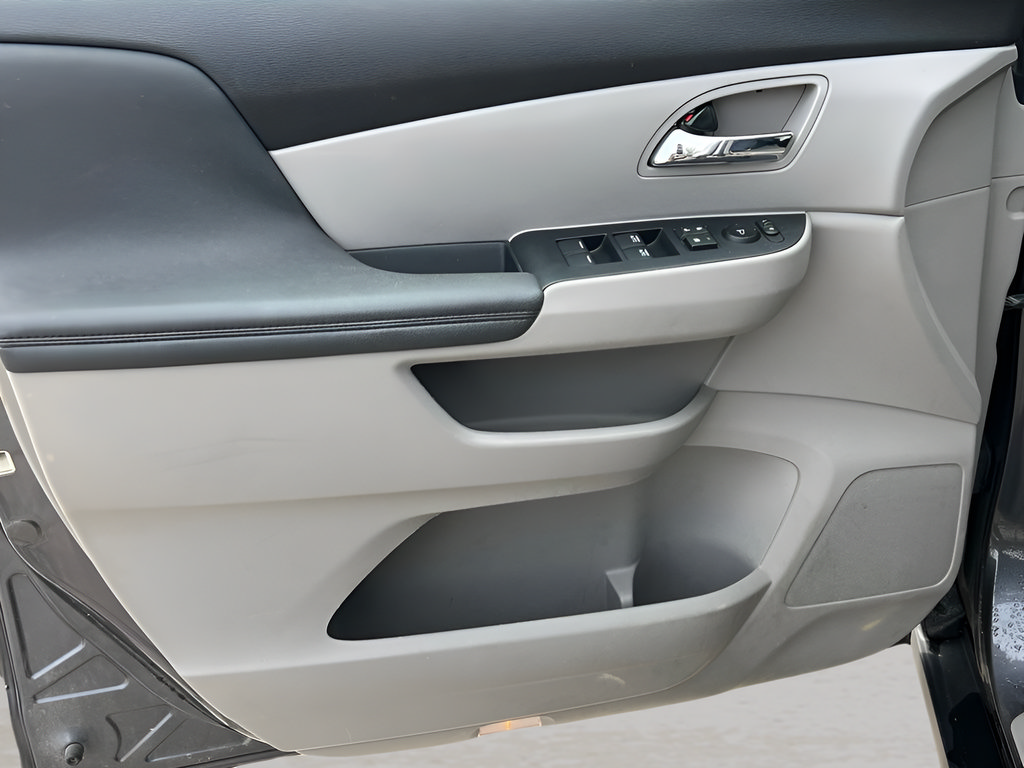 Used 2016 Honda Odyssey SE image 12
