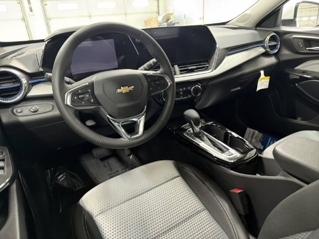 New 2026 Chevrolet Trax LT w/ LT Convenience Package FWD image 17