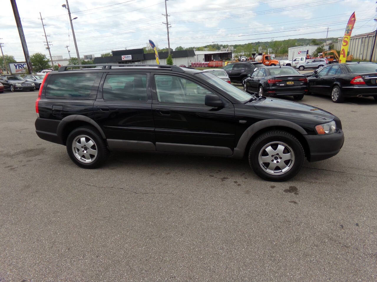 Used 2004 Volvo V70 AWD/4WD image 3