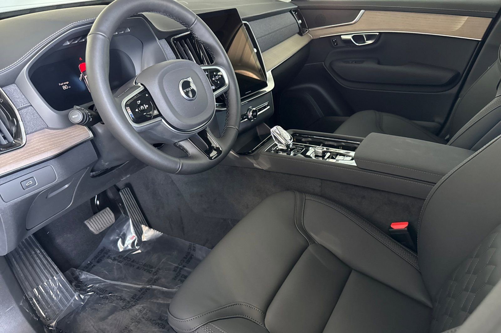 New 2026 Volvo XC90 B5 Plus w/ Protection Package image 13