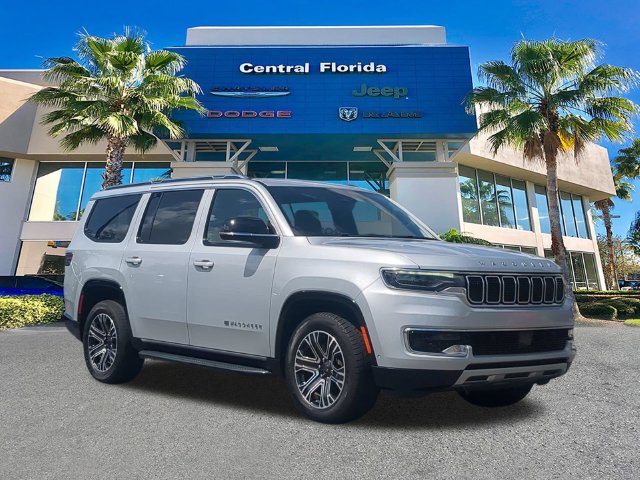 Certified 2024 Jeep Wagoneer Series II w/ Flexible Seating Group RWD image 2